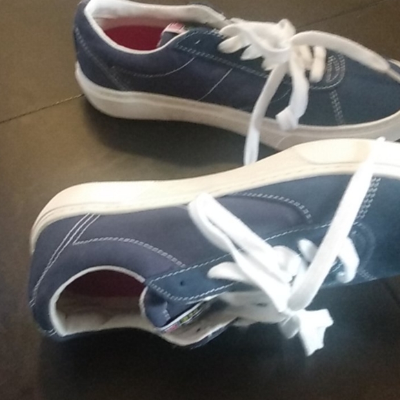 UNISEX VANS SNEAKERS - Picture 3 of 6